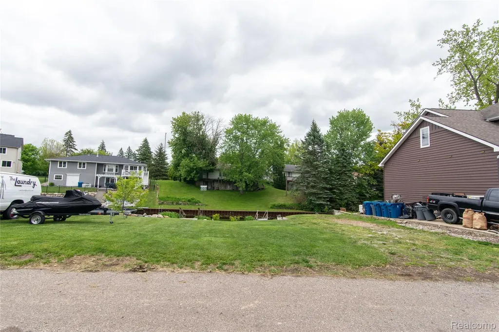 000 Wendell Drive Fenton Charter Township MI 48430