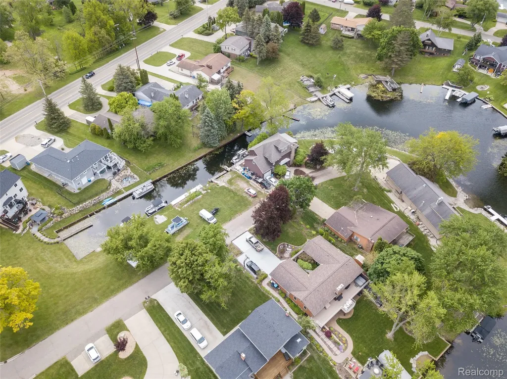 000 Wendell Drive Fenton Charter Township MI 48430