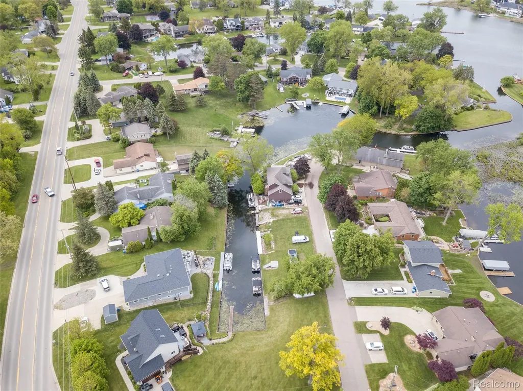 000 Wendell Drive Fenton Charter Township MI 48430