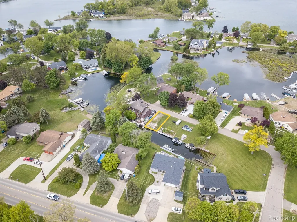 000 Wendell Drive Fenton Charter Township MI 48430