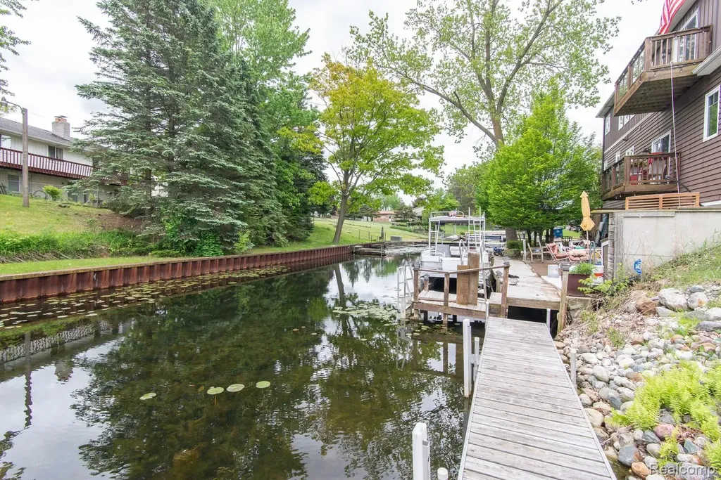 000 Wendell Drive Fenton Charter Township MI 48430