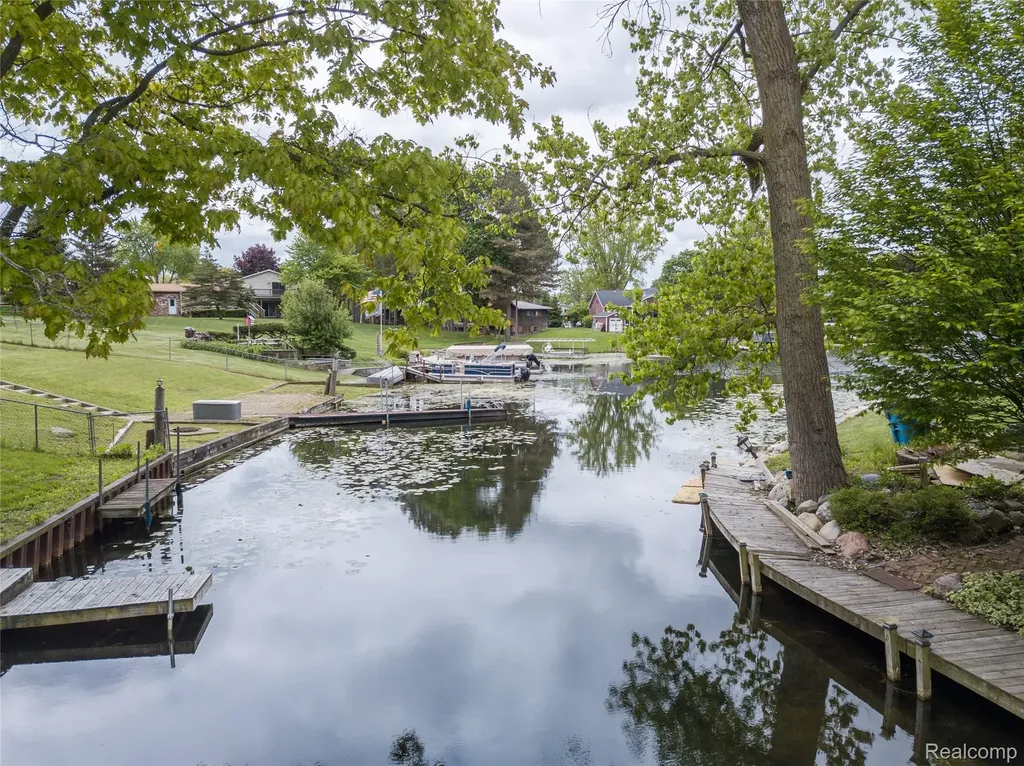 000 Wendell Drive Fenton Charter Township MI 48430