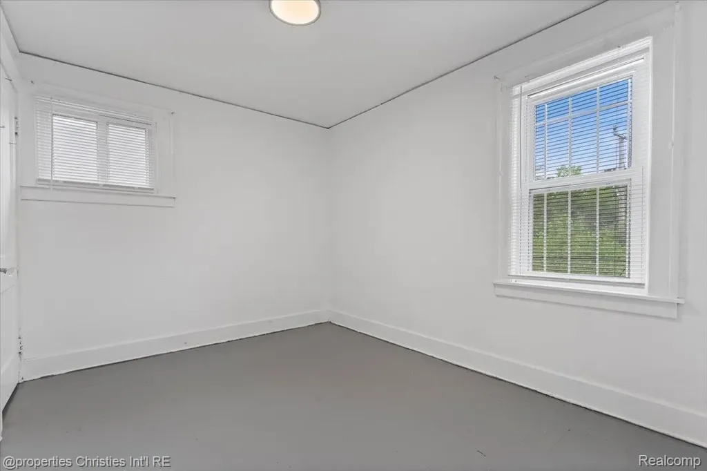 16171 Santa Rosa Drive Detroit City MI 48221