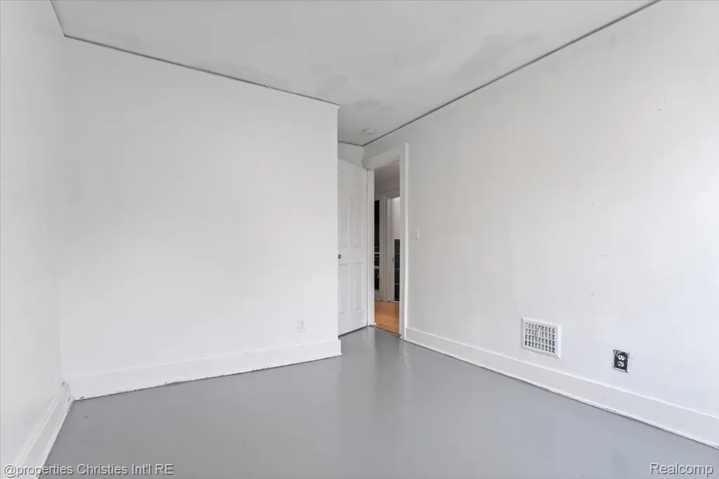16171 Santa Rosa Drive Detroit City MI 48221