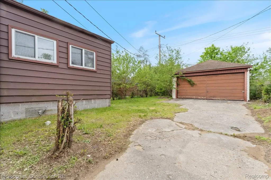 16171 Santa Rosa Drive Detroit City MI 48221