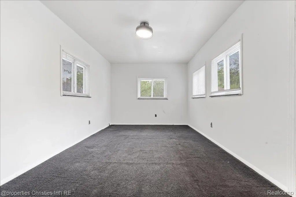 16171 Santa Rosa Drive Detroit City MI 48221