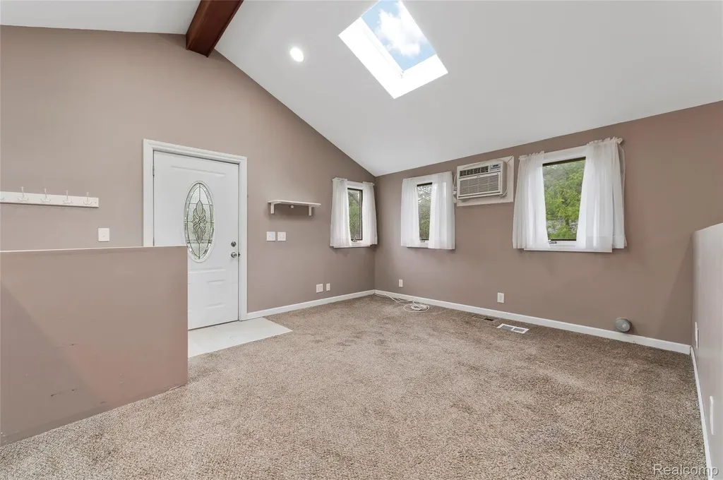 811 Miller Road Orion Charter Township MI 48362