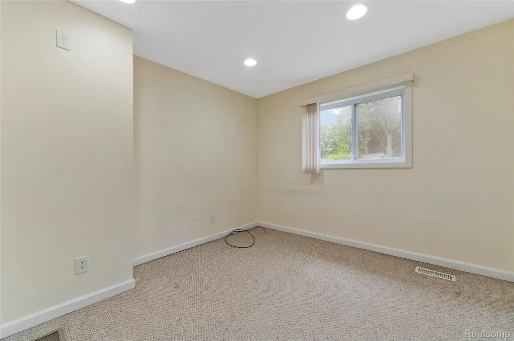 811 Miller Road Orion Charter Township MI 48362