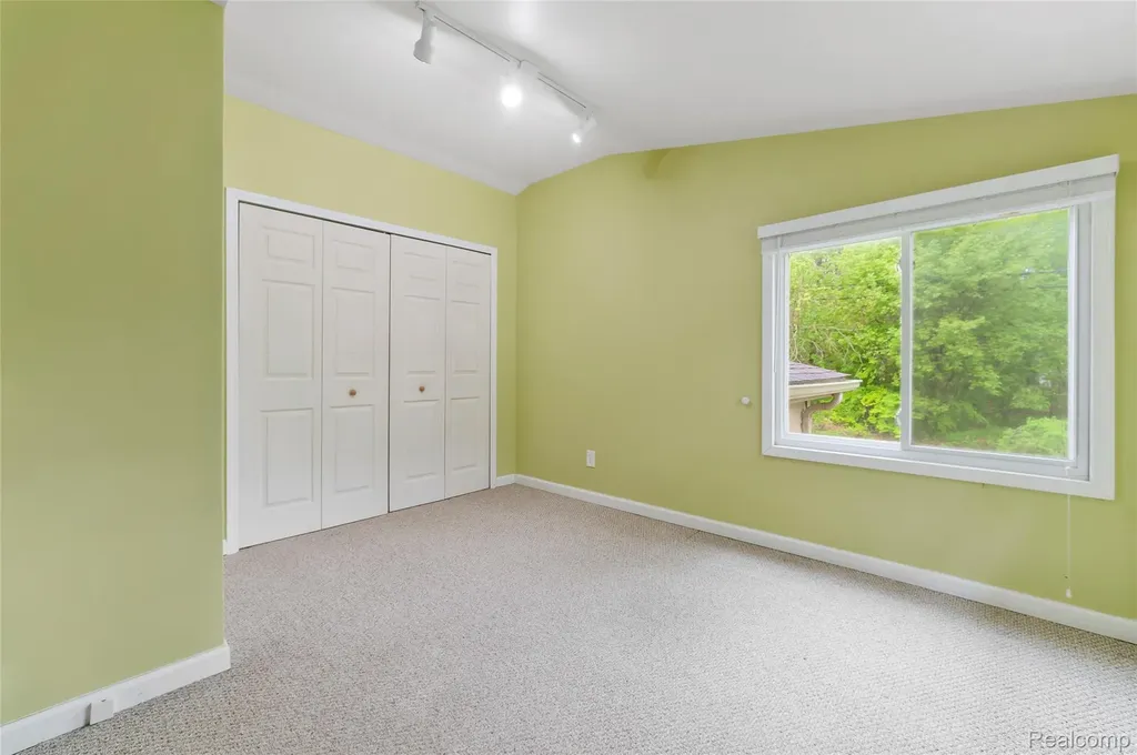 811 Miller Road Orion Charter Township MI 48362