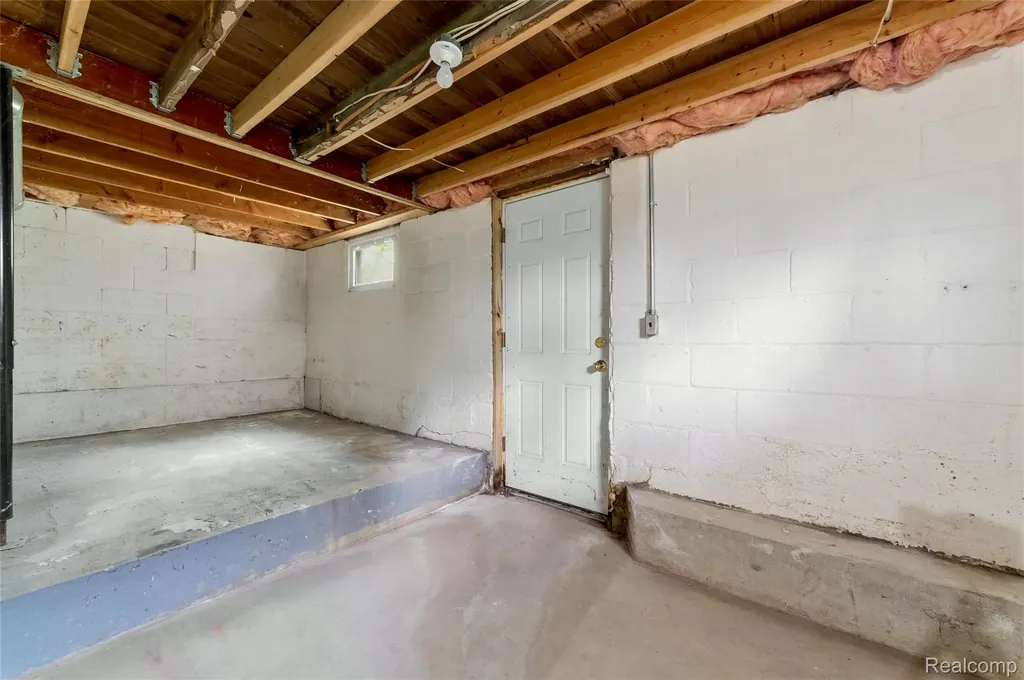811 Miller Road Orion Charter Township MI 48362
