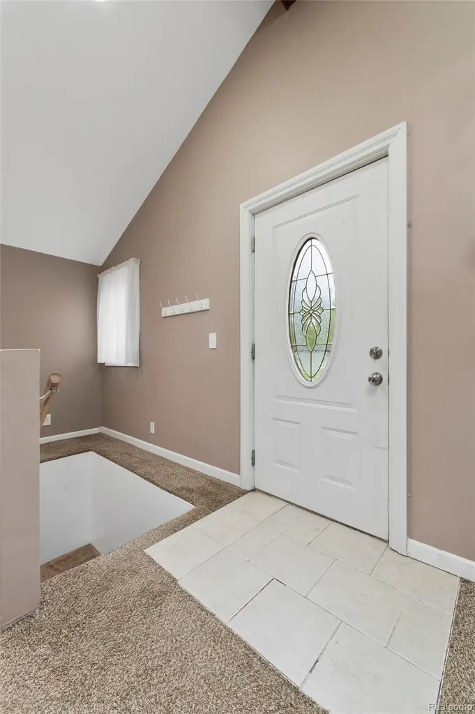 811 Miller Road Orion Charter Township MI 48362