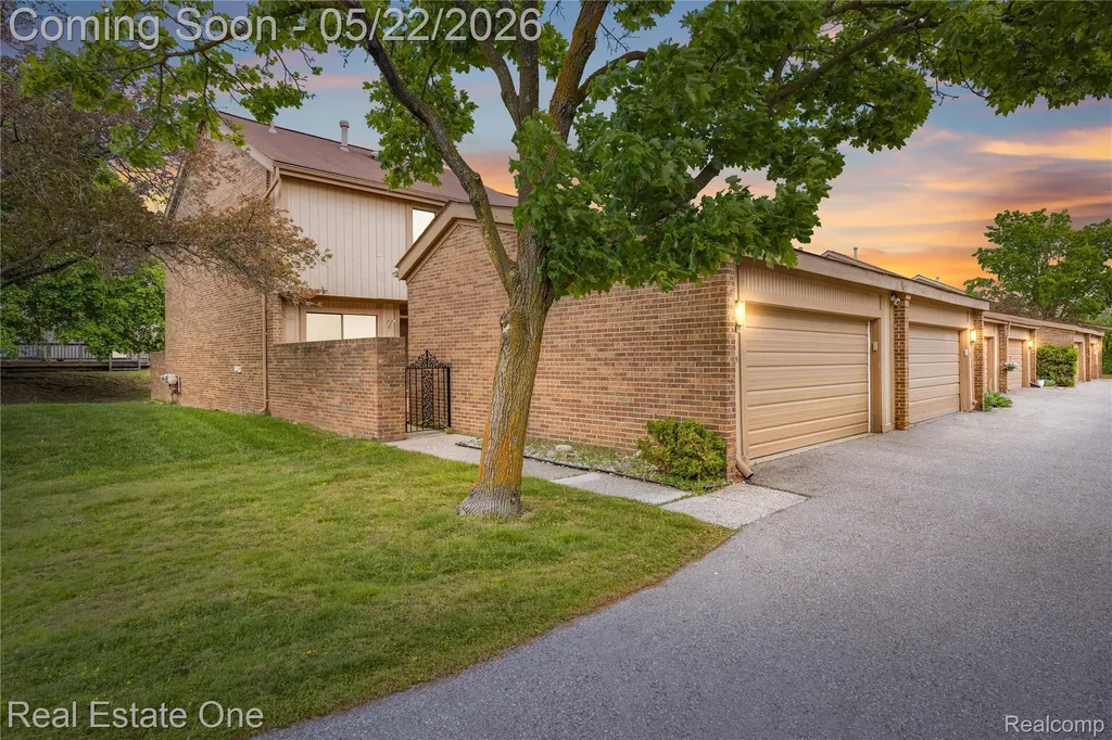 5345 Wright Way W West Bloomfield Charter Township MI 48322