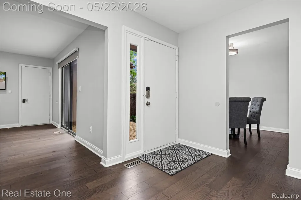 5345 Wright Way W West Bloomfield Charter Township MI 48322