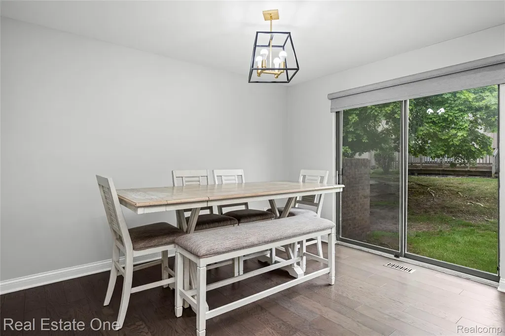 5345 Wright Way W West Bloomfield Charter Township MI 48322