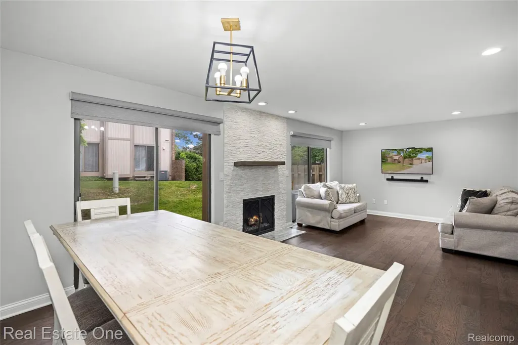 5345 Wright Way W West Bloomfield Charter Township MI 48322