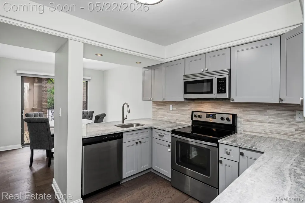 5345 Wright Way W West Bloomfield Charter Township MI 48322