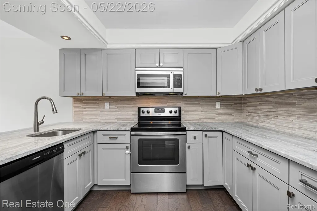 5345 Wright Way W West Bloomfield Charter Township MI 48322