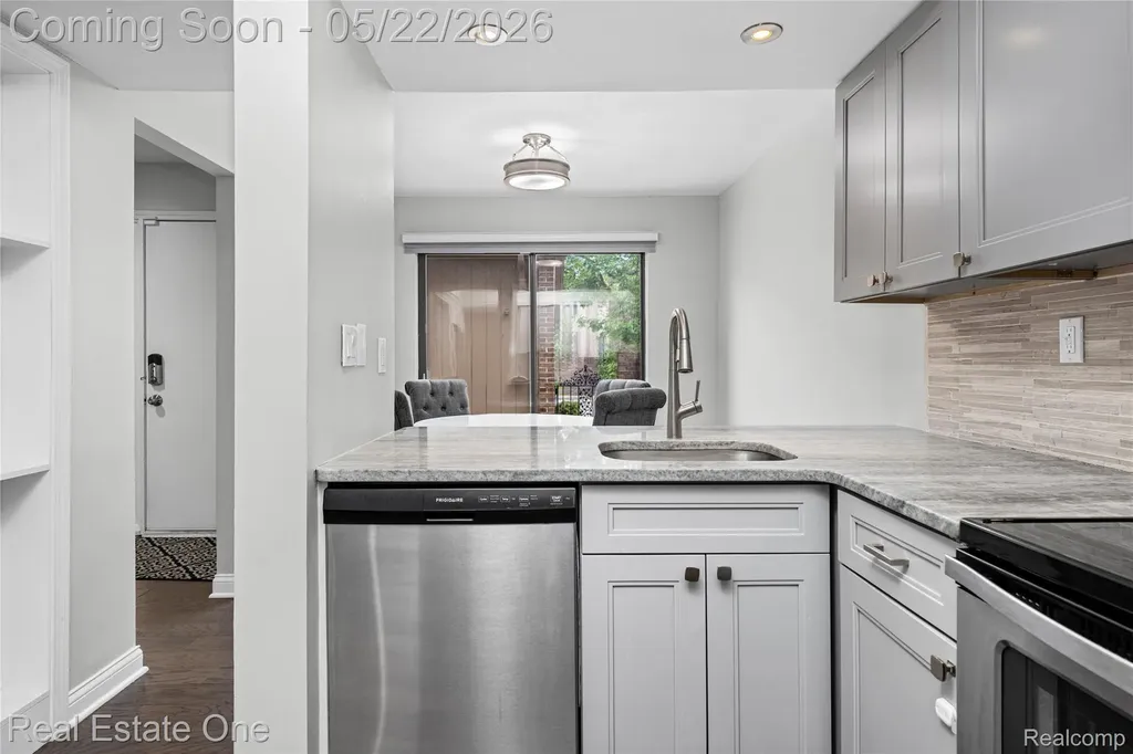 5345 Wright Way W West Bloomfield Charter Township MI 48322
