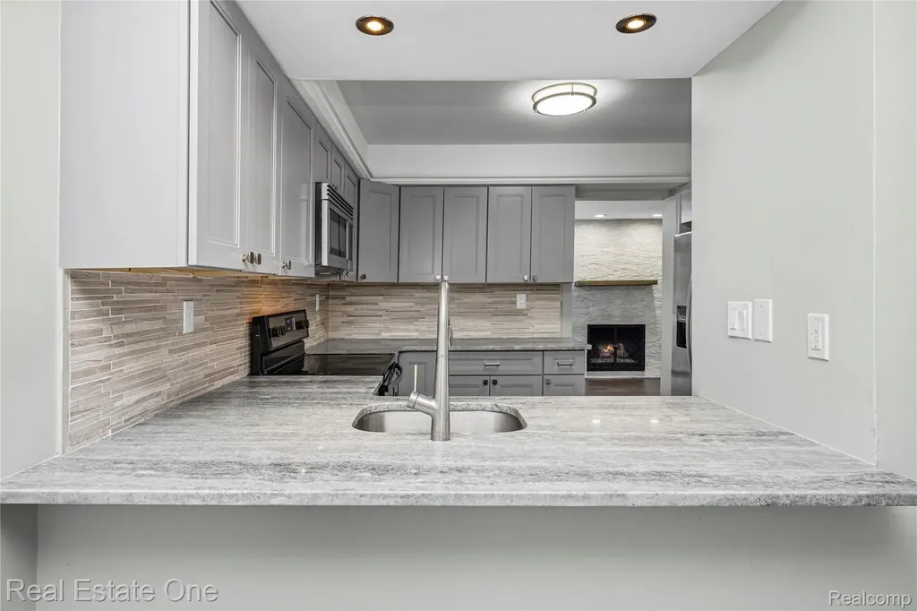 5345 Wright Way W West Bloomfield Charter Township MI 48322