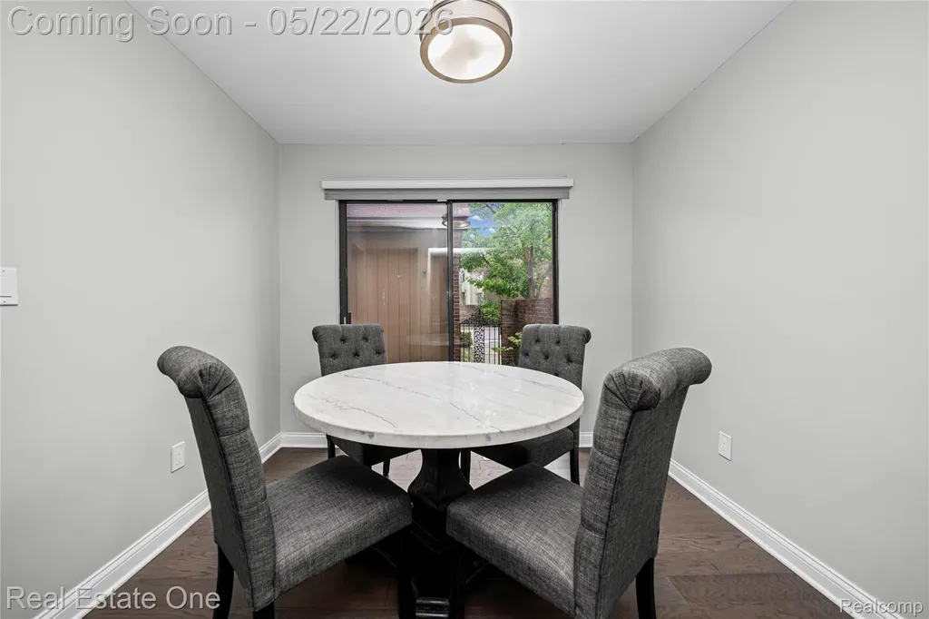 5345 Wright Way W West Bloomfield Charter Township MI 48322