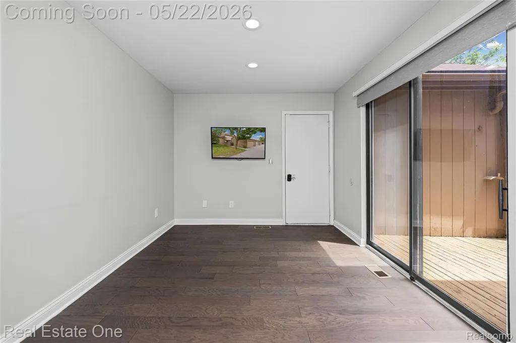 5345 Wright Way W West Bloomfield Charter Township MI 48322