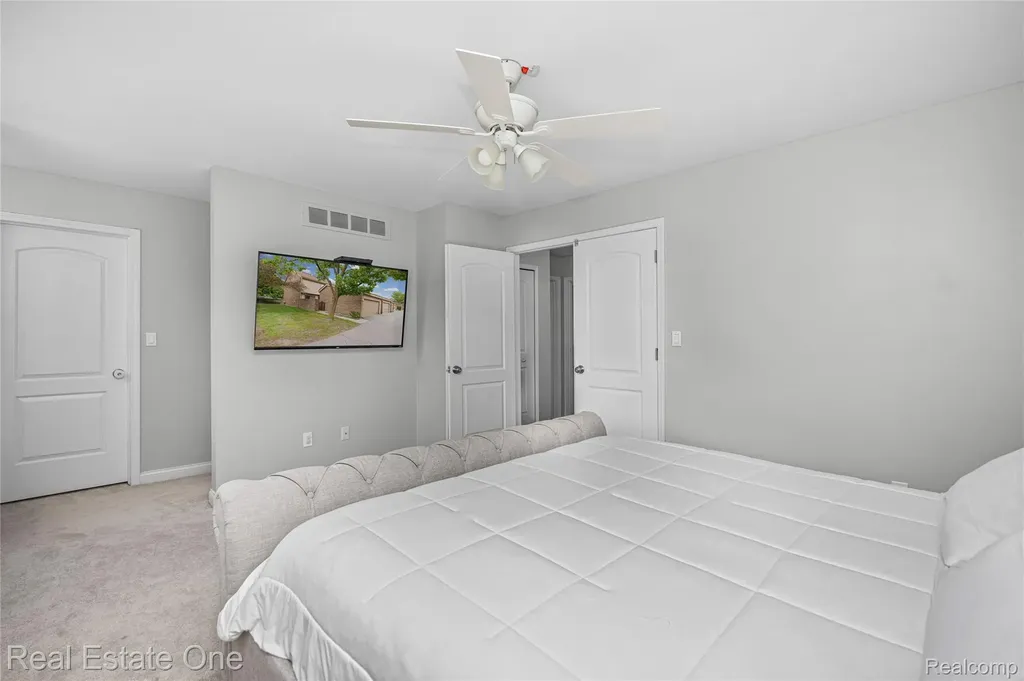 5345 Wright Way W West Bloomfield Charter Township MI 48322