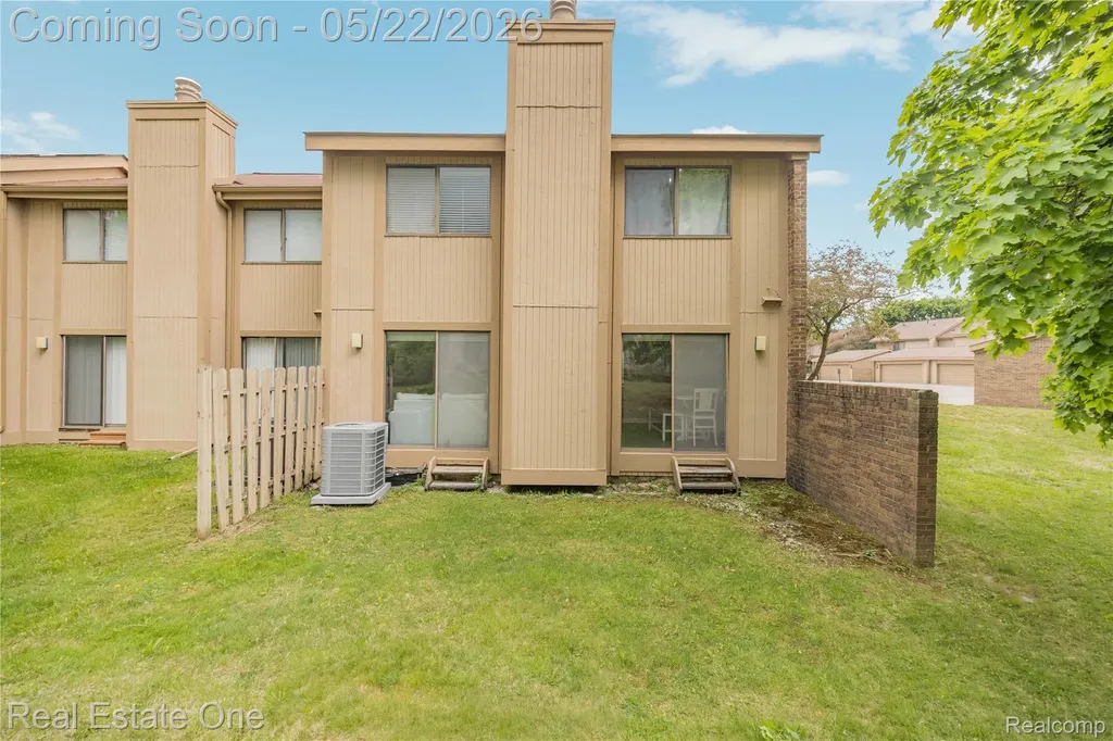 5345 Wright Way W West Bloomfield Charter Township MI 48322