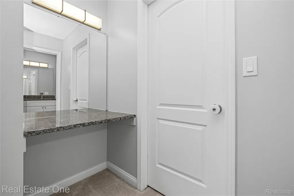 5345 Wright Way W West Bloomfield Charter Township MI 48322