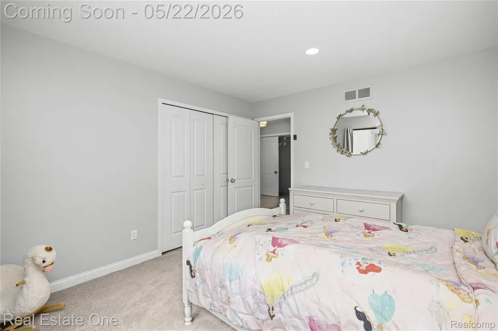 5345 Wright Way W West Bloomfield Charter Township MI 48322