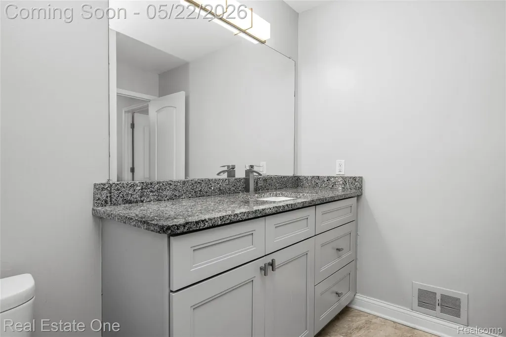 5345 Wright Way W West Bloomfield Charter Township MI 48322