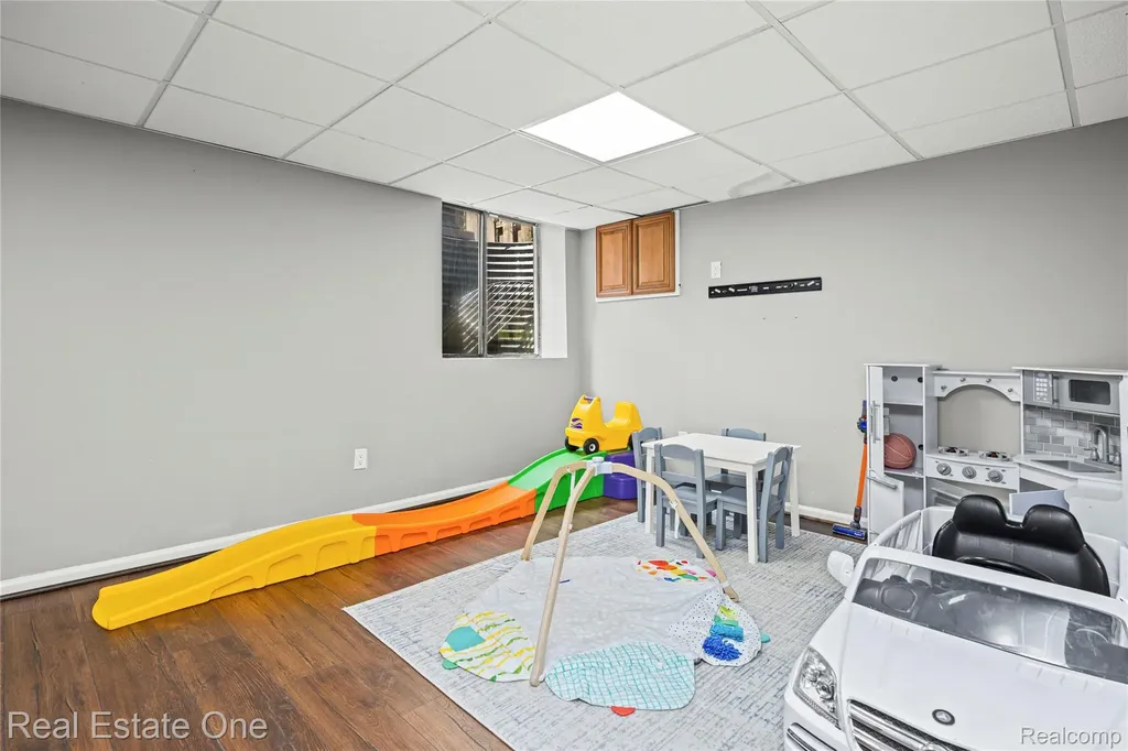 5345 Wright Way W West Bloomfield Charter Township MI 48322