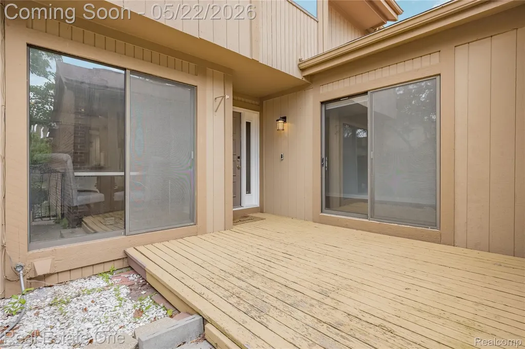 5345 Wright Way W West Bloomfield Charter Township MI 48322