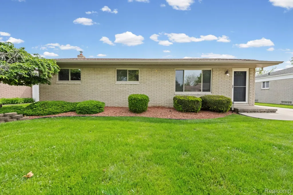 24503 Crescent Street Woodhaven City MI 48183