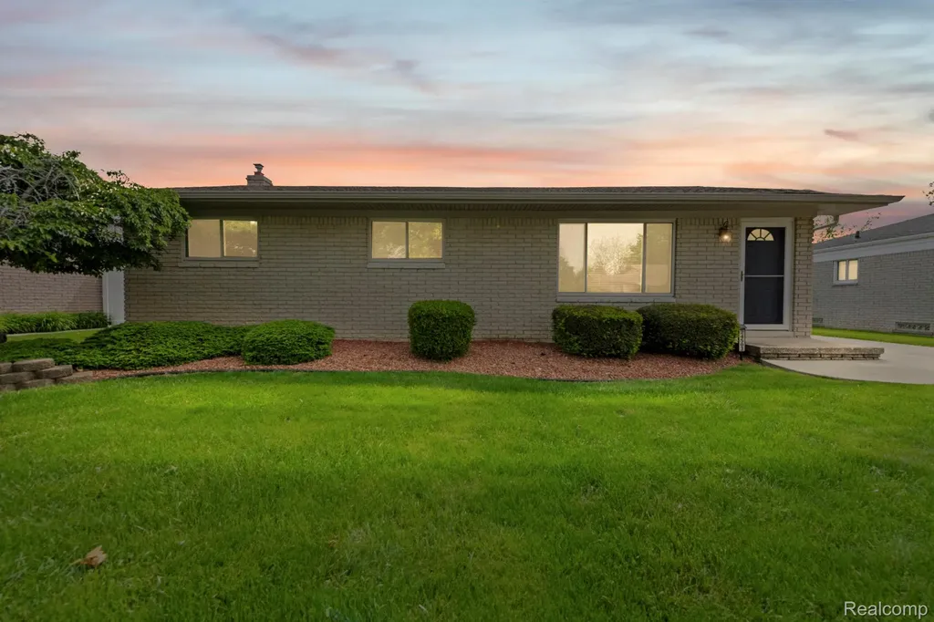 24503 Crescent Street Woodhaven City MI 48183