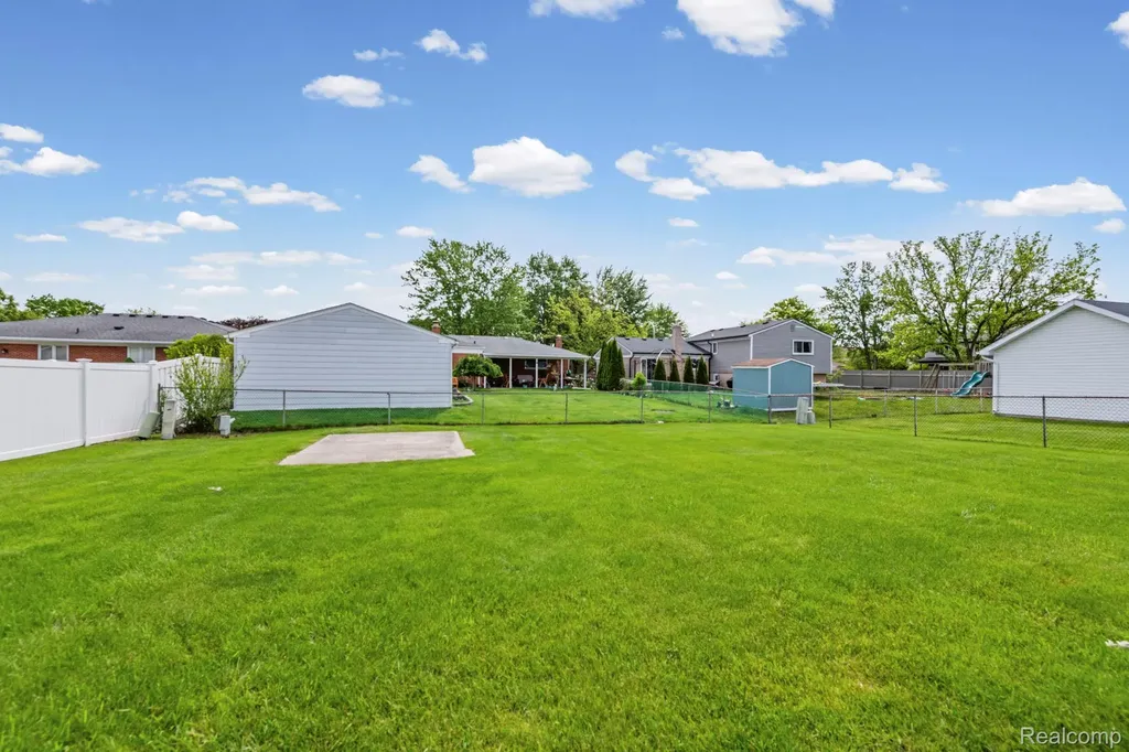24503 Crescent Street Woodhaven City MI 48183