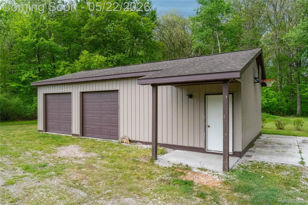 542 Tracey Lane Brighton Township MI 48114
