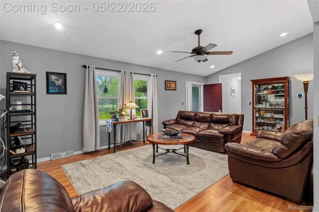 542 Tracey Lane Brighton Township MI 48114