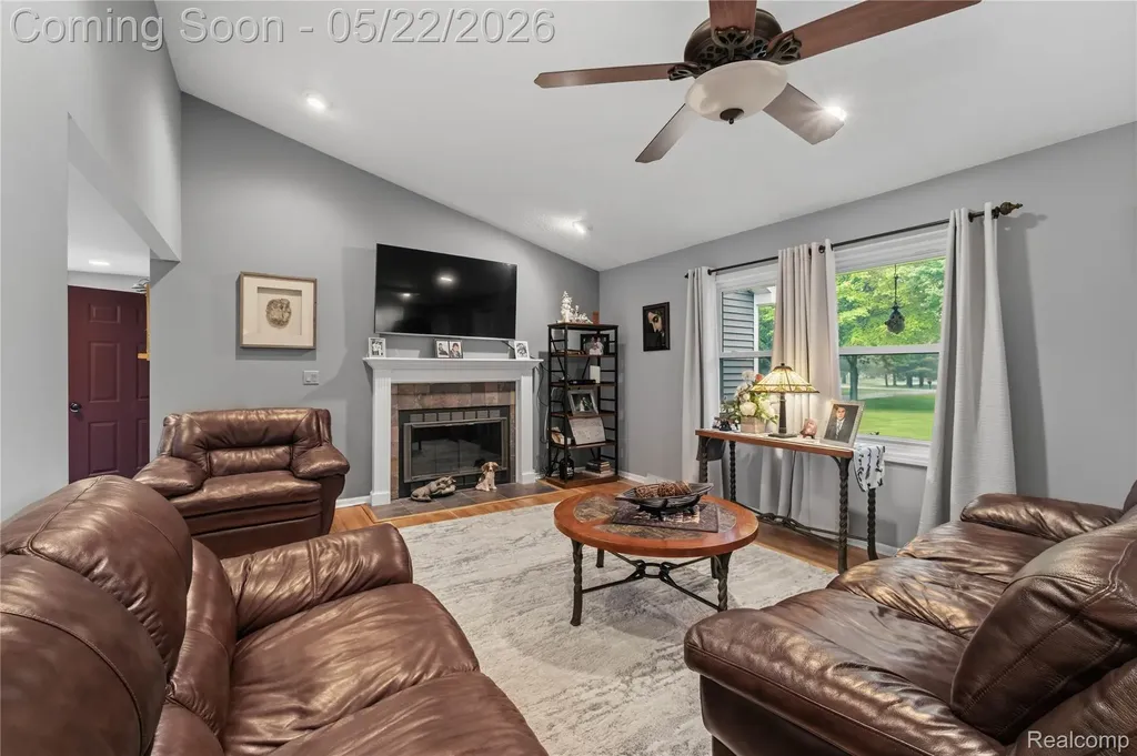 542 Tracey Lane Brighton Township MI 48114