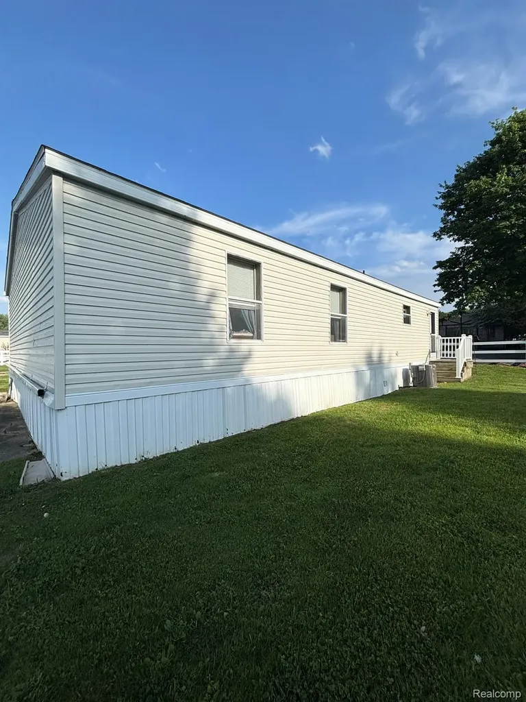4101 Lot #601 S Sheridan Lennon Village MI 48449