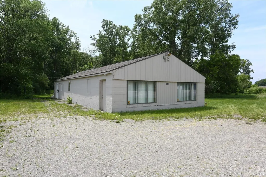 9669 Highland Road White Lake Charter Township MI 48386
