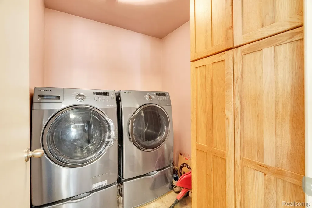 3852 Florman Waterford Charter Township MI 48329