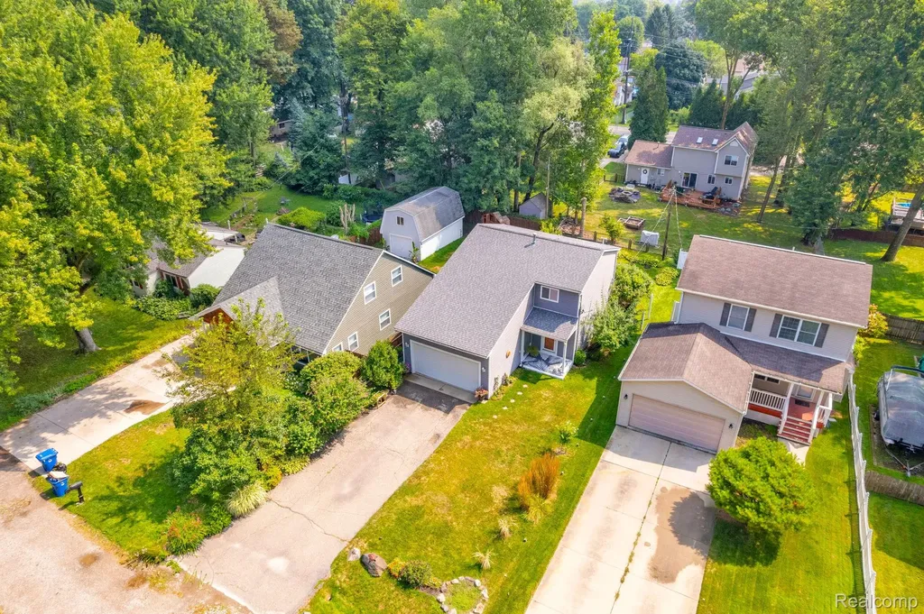 3852 Florman Waterford Charter Township MI 48329