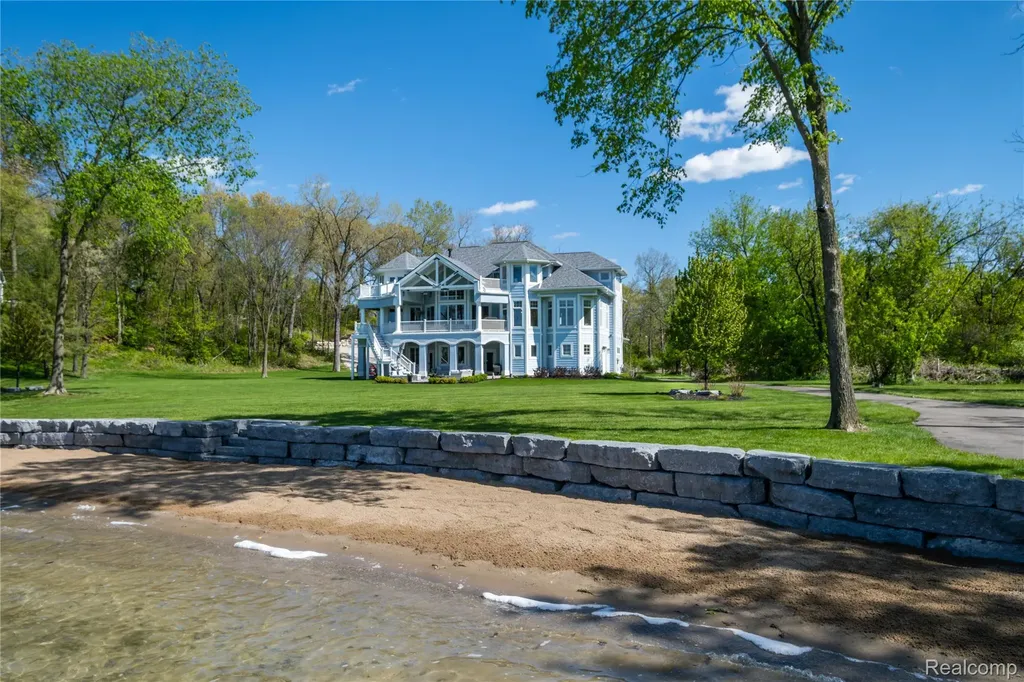 10195 Bennett Lake Road Tyrone Township MI 48430