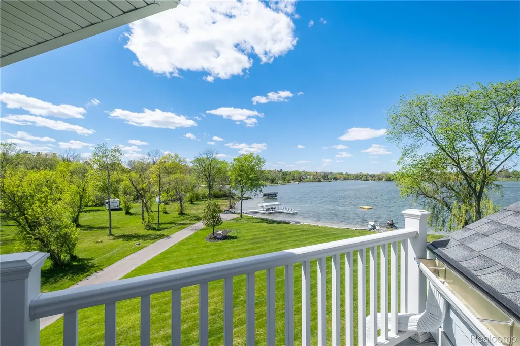 10195 Bennett Lake Road Tyrone Township MI 48430