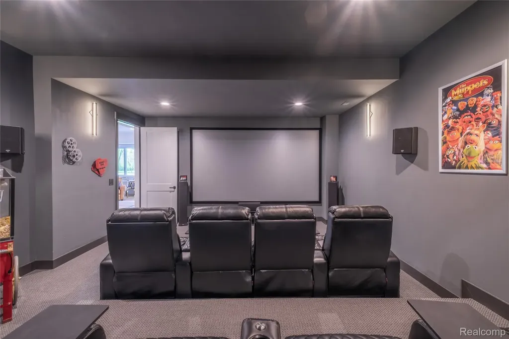 10195 Bennett Lake Road Tyrone Township MI 48430
