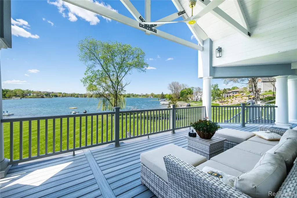 10195 Bennett Lake Road Tyrone Township MI 48430