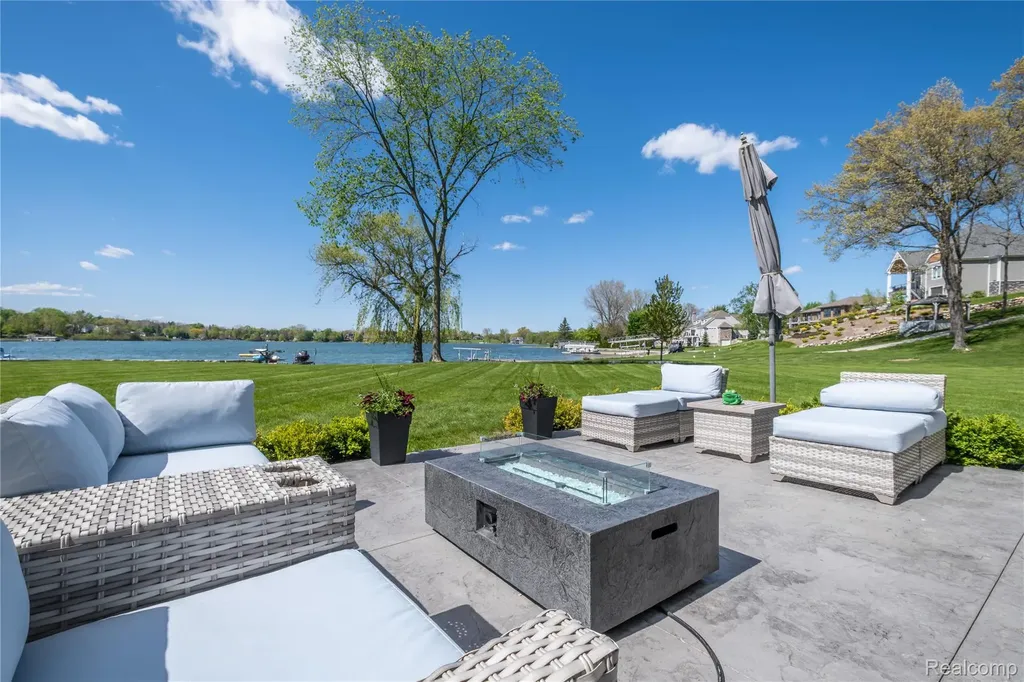 10195 Bennett Lake Road Tyrone Township MI 48430