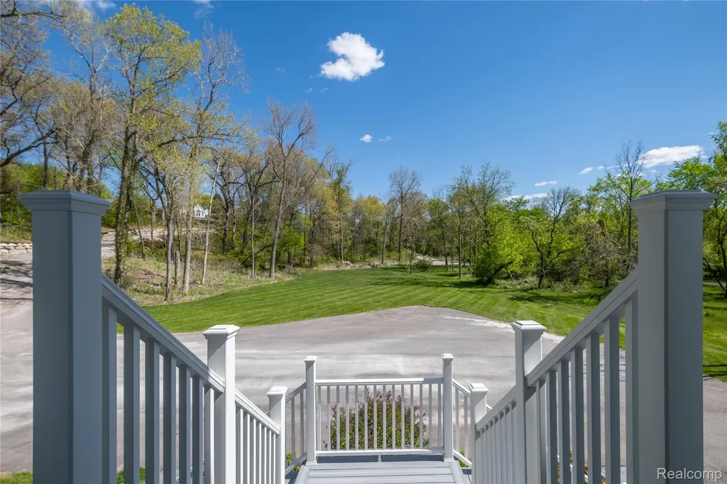 10195 Bennett Lake Road Tyrone Township MI 48430