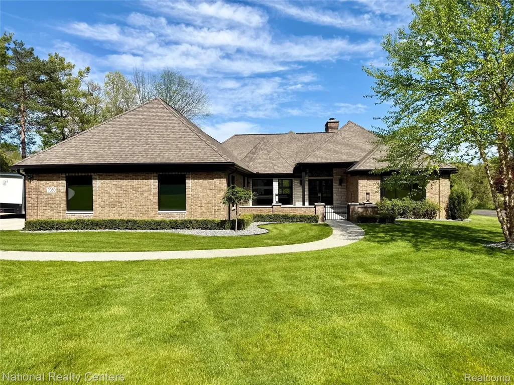 7050 Lake Shannon Court Tyrone Township MI 48430