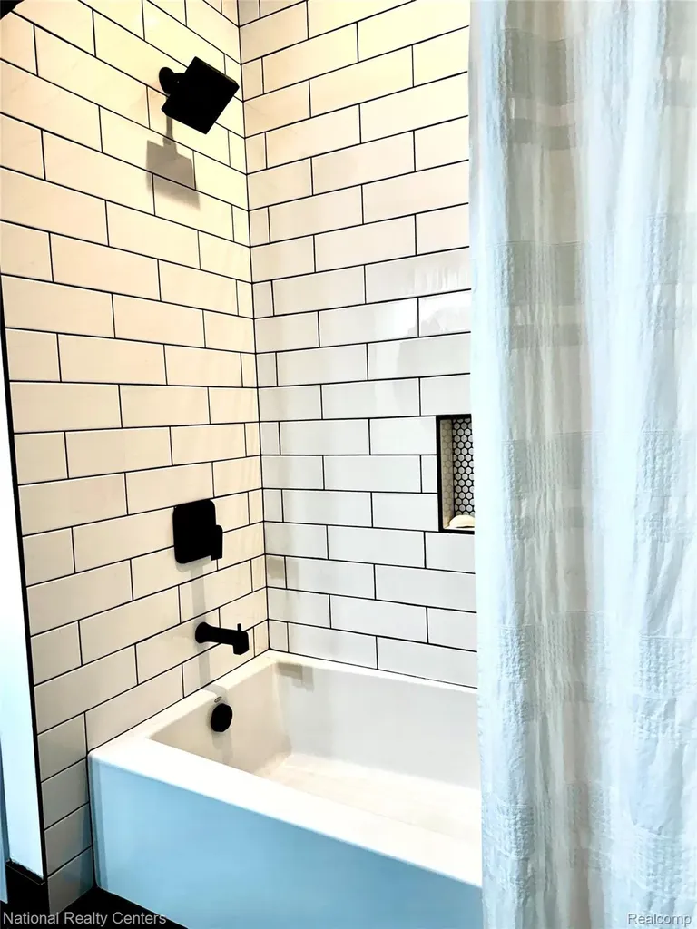 7050 Lake Shannon Court Tyrone Township MI 48430